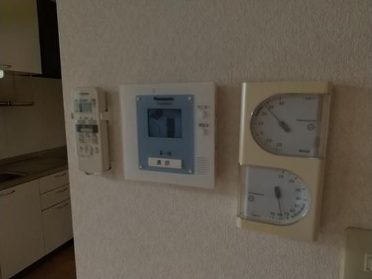 �y���̑��z�@TV���j�^�[�t�H��