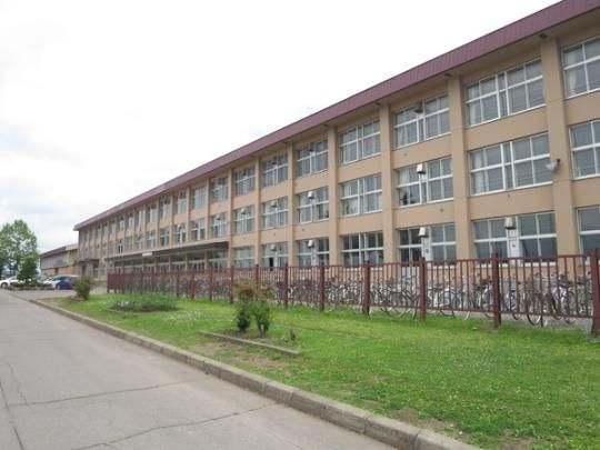 �y���Ӂz�@����s���i�R�쒆�w�Z�F2684m