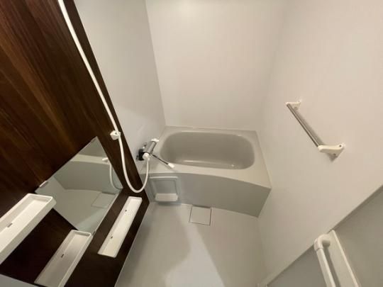 �y���̑��z�@�o�X�^�V�����[