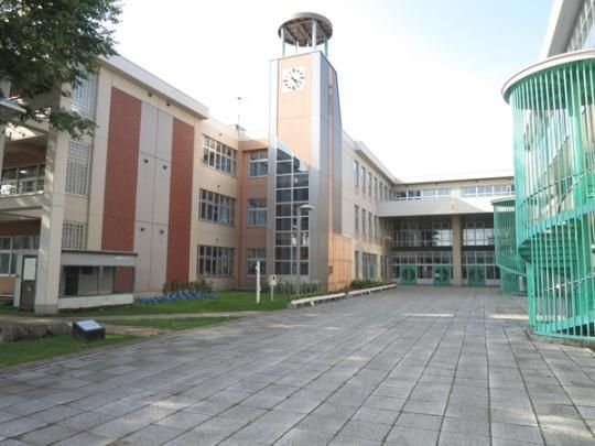 �y���Ӂz�@����s���V�����w�Z�F975m