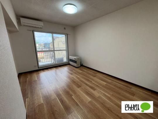 �y���̑��z�@���r���O