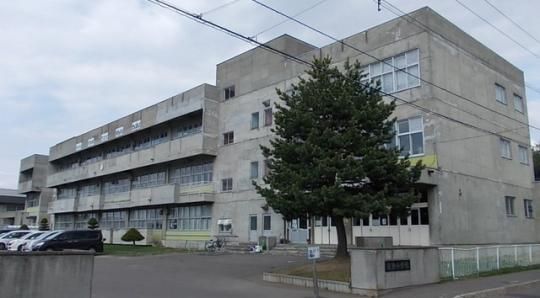 �y���Ӂz�@����s�����h���w�Z�F500m