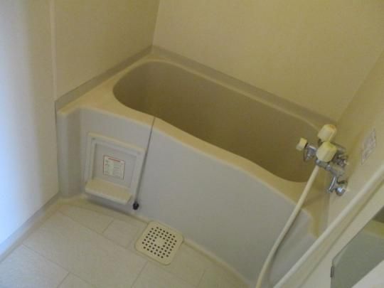 �y���̑��z�@�o�X�^�V�����[