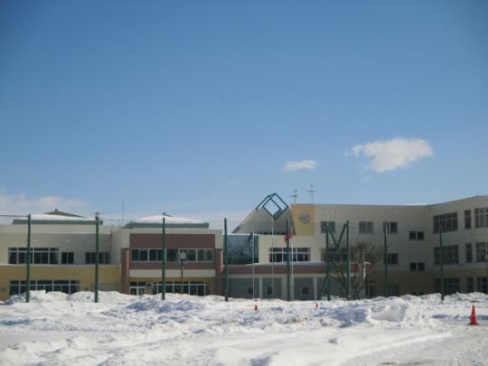 �y���Ӂz�@�эL�s���[�����w�Z�F288m