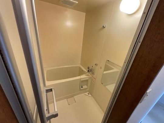 �y���̑��z�@�o�X�^�V�����[