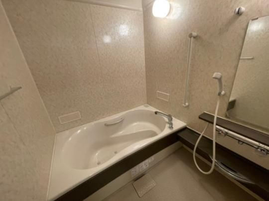 �y���̑��z�@�o�X�^�V�����[