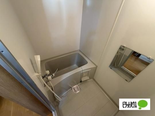 �y���̑��z�@�o�X�^�V�����[