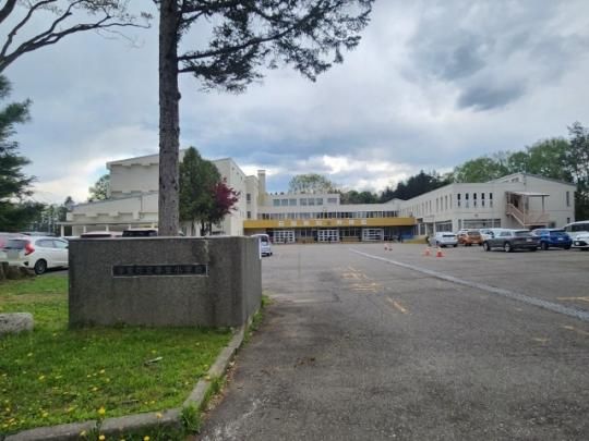 �y���Ӂz�@�莺�����莺���w�Z�F1290m