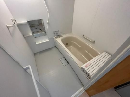 �y���̑��z�@�o�X�^�V�����[