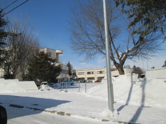 �y���Ӂz�@�эL�s�����a���w�Z�F852m
