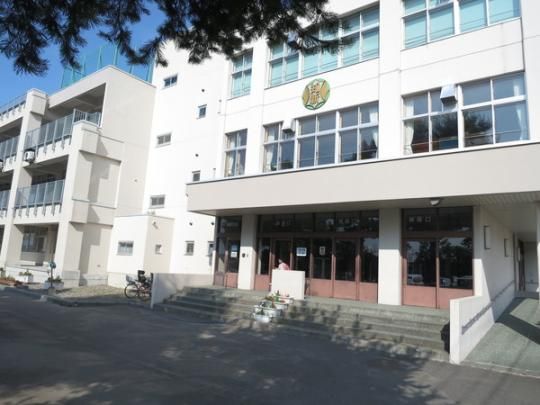 �y���Ӂz�@����s���m�V���w�Z�F481m