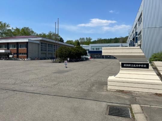 �y���Ӂz�@���ʒ����D�����w�Z�F2274m