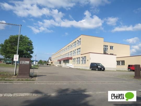 �y���Ӂz�@����s���[�k���w�Z�F2396m
