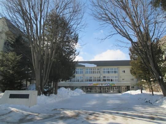 �y���Ӂz�@�эL���w�Z�F1000m