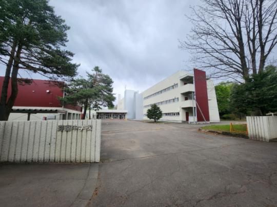 �y���Ӂz�@�莺�����莺���w�Z�F418m