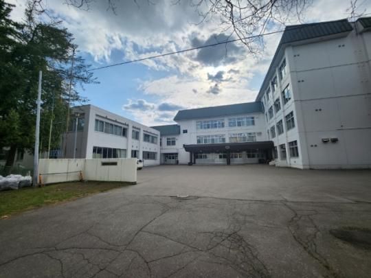 �y���Ӂz�@�эL�s���ėz���w�Z�F1156m