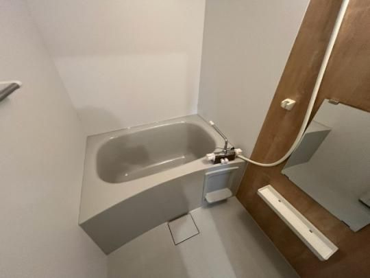 �y���̑��z�@�o�X�^�V�����[