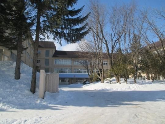 �y���Ӂz�@�эL�s�����˒��w�Z�F670m