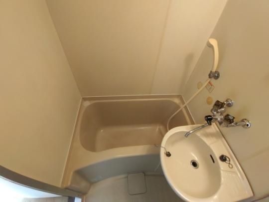 �y���̑��z�@�o�X�^�V�����[