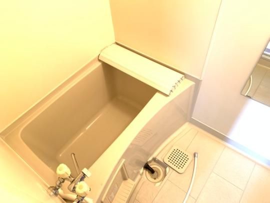 �y���̑��z�@�o�X�^�V�����[