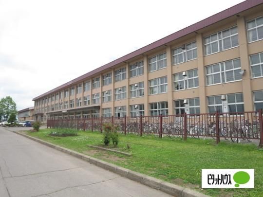 �y���Ӂz�@����s���i�R�쒆�w�Z�F2604m