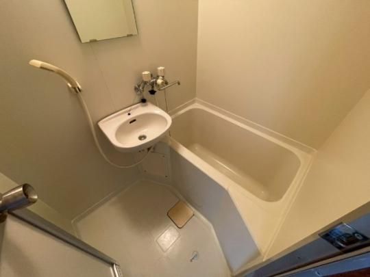 �y���̑��z�@�o�X�^�V�����[