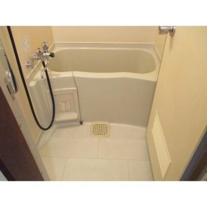 �y���̑��z�@�o�X�^�V�����[