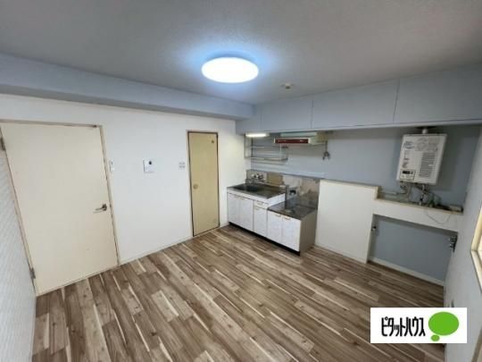 �y���̑��z�@���r���O