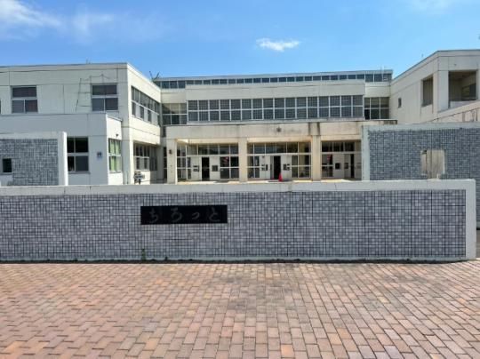 �y���Ӂz�@���ʒ������l���w�Z�F1298m