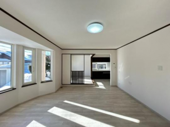 �@���̑������E�X�y�[�X