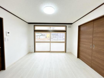 �@���̑������E�X�y�[�X