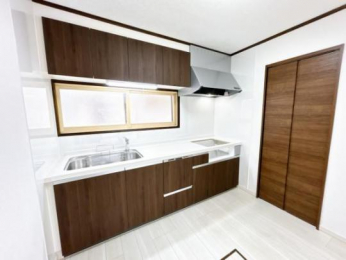 �@���̑������E�X�y�[�X