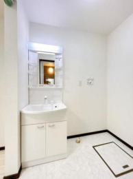 �@�莺���}����:5516m