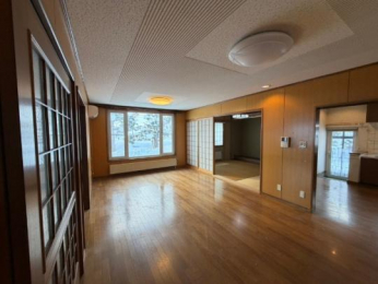 �@���̑������E�X�y�[�X